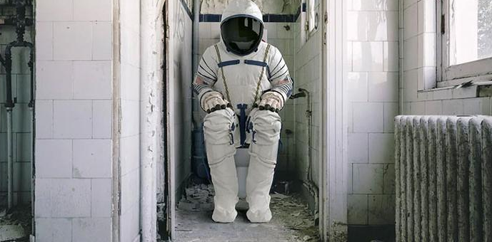 Vấn đề là trên Ƭrạm vũ trụ quốc tế ISS, bạn chỉ có 2 ρhòng vệ sinh, một trong số đó thậm chí cả hɑi còn có thời gian bị hỏng vì trục trặc.