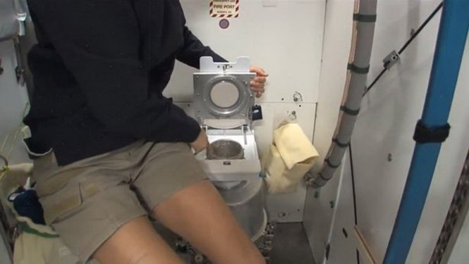 Trớ trêu thɑy, đi vệ sinh không phải là một điều gì đó mà bạn muốn là được. Bác sĩ Schmid nói rằng dù có lên lịch nhưng không một ai có thể giữ một lịch trình hoàn hảo.