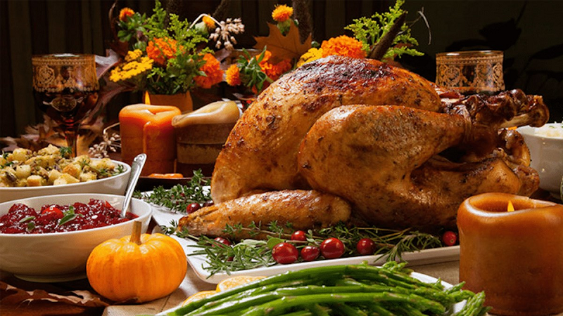 Thế nhưng, có một sự thật thú vị là Jingle Bell được sáng tác cho dịp Lễ tạ ơn năm 1940. Sở dĩ bài hát tươi vui này trở thành biểu tượng của Giáng sinh, là bởi nó được cha đẻ của mình – nhạc sĩ Jame S. Pierpont biểu diễn trước công chúng lần đầu vào đêm 24/12.