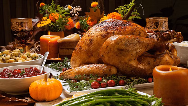 Thế nhưng, có một sự thật thú vị là Jingle Bell được sáng tác cho dịp Lễ tạ ơn năm 1940. Sở dĩ bài hát tươi vui này trở thành biểu tượng của Giáng sinh, là bởi nó được cha đẻ của mình – nhạc sĩ Jame S. Pierpont biểu diễn trước công chúng lần đầu vào đêm 24/12.