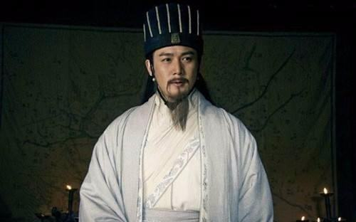  2. Gia Cát Lượng: Là một nhân vật nổi bật trong tiểu thuyết "Tam Quốc diễn nghĩa", Gia Cát Lượng (181 - 234), tự là Khổng Minh, hiệu là Ngọa Long, là một quân sư, nhà chính trị, ngoại giao kiệt xuất trong lịch sử Trung Quốc. Ông được coi là khai quốc công thần, Thừa tướng của nhà Thục Hán trong thời Tam Quốc.