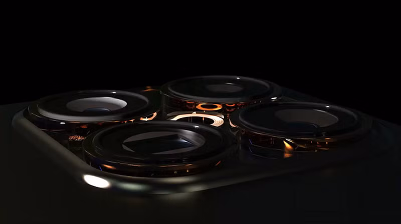 Cảm biến tăng gấp đôi độ bão hòa màu trong mỗi pixel so với cảm biến thông thường, nhờ đó giúp camera thu nhiều ánh sáng hơn, giảm nhiễu và tăng cường dynamic range.