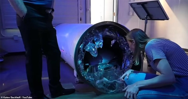 Một số ngôi sao nổi tiếng như Britney Spears, Simon Cowell và Larry King cũng tham gia đăng ký dịch vụ trên với hy vọng một ngày nào đó sẽ có cơ hội tái sinh sau khi qua đời.