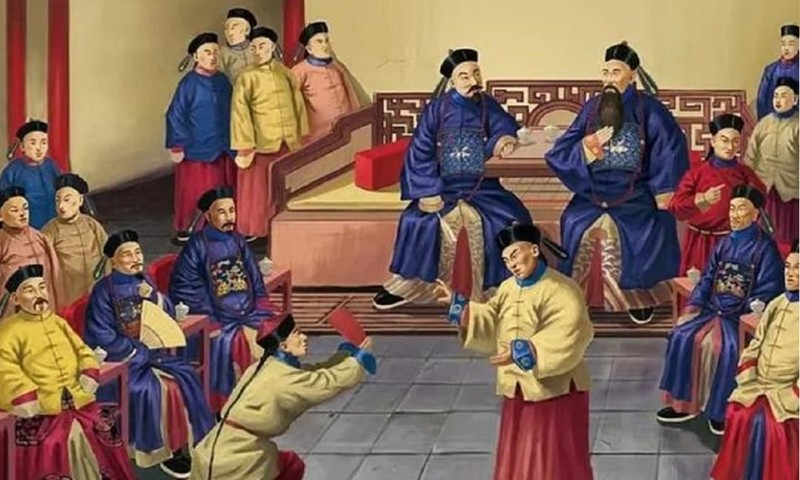 Hoàng Mã Quái là một phần thưởng lớn, làm người nhận hãnh diện và tự hào. Chiếc áo là một trong những bằng chứng thể hiện sự ghi nhận công lao, cống hiến của những quan đại thần. Nói về tác dụng thực tế của Hoàng Mã Quái thì đây là vật giúp hoàng đế lấy lòng triều thần. Một phần thưởng ý nghĩa mà không hề tốn kém.