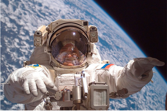 Sự lây lan từ không gian là nỗi sợ hãi xuất hiện trong các bộ phim khoa học viễn tưởng nổi tiếng thời bấy giờ, cũng như nỗi sợ hãi về điều chưa biết.