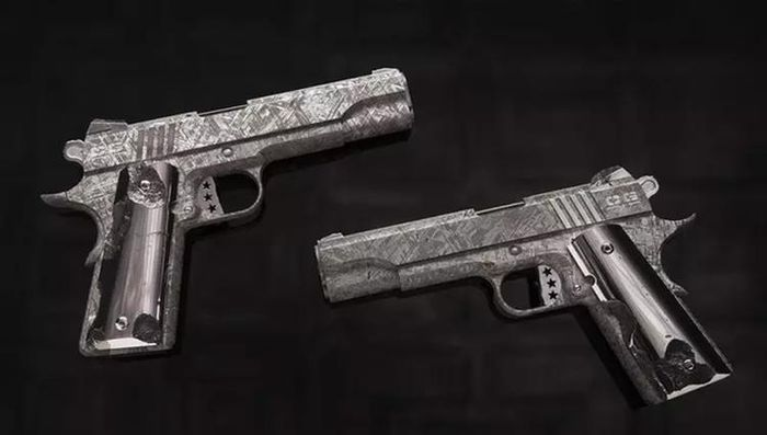 Những bộ phận trọng yếu đa phần đều làm từ thiên thạch.