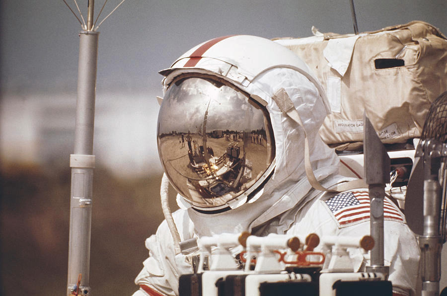 Bức ảnh cũng đánh dấu sự kết thúc của chương trình thám hiểm Mặt Trăng Apollo. Trong quá trình huấn luyện trước chuyến bay, các phi hành gia cho biết sự kết thúc của sứ mệnh khiến họ cảm thấy không vui.