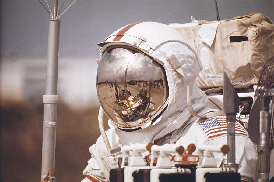 Bức ảnh cũng đánh dấu sự kết thúc của chương trình thám hiểm Mặt Trăng Apollo. Trong quá trình huấn luyện trước chuyến bay, các phi hành gia cho biết sự kết thúc của sứ mệnh khiến họ cảm thấy không vui.