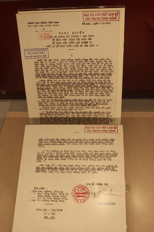 Nghị quyết số 175-NQ/TW ngày 01/3/1968 của Bộ Chính trị về động viên chính trị toàn dân để thực hiện thắng lợi nhiệm vụ "tất cả đánh thắng giặc Mỹ xâm lược!"