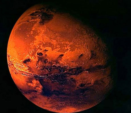 Tàu thăm dò InSight trị giá 850 triệu USD của NASA đáp xuống sao Hỏa tháng 11/2018. Đây là sứ mệnh được thiết kế để giúp các nhà khoa học hiểu rõ hơn về bên trong hành tinh đỏ. InSight có máy đo địa chấn để cảm nhận các sóng địa chấn, hay còn gọi là động đất sao Hỏa.