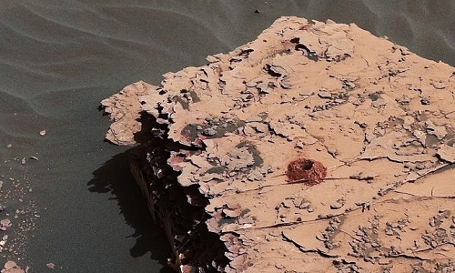 Bốn miệng hố va chạm đã được phát hiện bởi nhóm khoa học gia quốc tế đang tham gia sứ mệnh InSight của NASA, một tàu đổ bộ đang làm việc trên Sao Hỏa. Đây là lần đầu tiên các nhà khoa học nắm bắt được động lực của một vụ va chạm trên hành tinh đỏ.