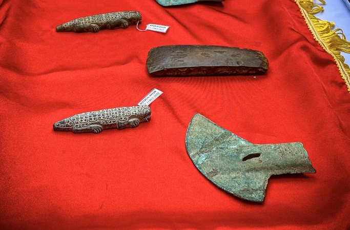 Ngày 27/2/2019, FBI công bố thông cáo báo chí trên website của cơ quan này, tuyên bố mong muốn trao trả các tác phẩm nghệ thuật bị đánh cắp về với cộng đồng mà chúng thuộc về, đồng thời kêu gọi chính phủ nước ngoài liên hệ, cử chuyên gia giám định liên hệ với FBI.