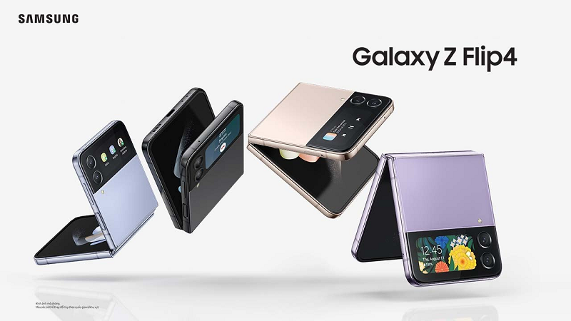  5. Samsung Galaxy Z Flip4: Nếu Galaxy Fold là một máy tính bảng gấp một nửa để trở thành điện thoại, thì Z Flip là một chiếc điện thoại có thể gập lại một nửa để trở thành một chiếc điện thoại nhỏ hơn. Khi mở ra, điện thoại Samsung Galaxy này có màn hình lớn đến 6,7 inch, nhưng gấp lại một nửa và nó trở thành một hình vuông nhỏ dễ dàng đặt vào quần jean hoặc túi áo khoác.