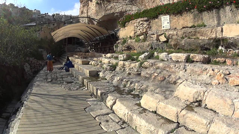 Tuy nhiên, phải đến tháng 6/2004, các nhà khảo cổ học mới hóa giải được bí ẩn về vị trí của hồ thiêng từ thời Chúa Giêsu.