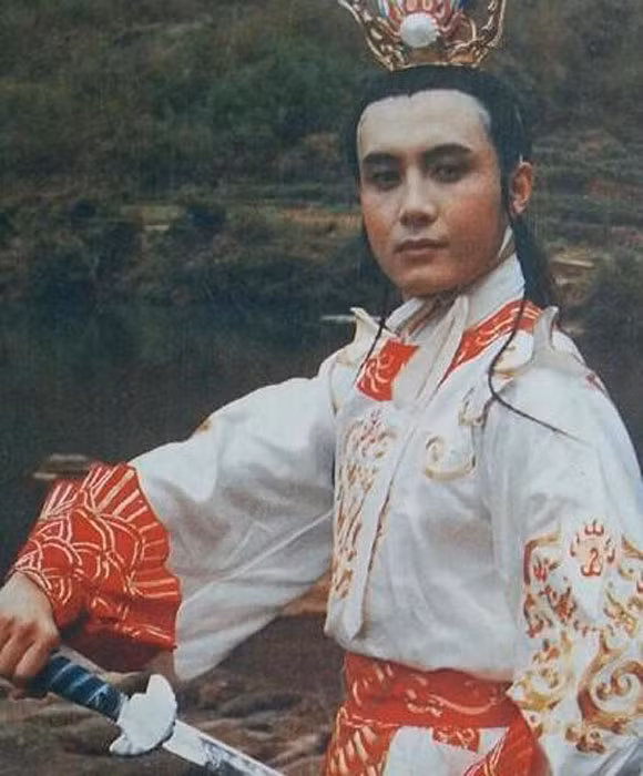 Mãi đến sau này, khi đi cùng đoàn khá lâu, Trư Bát Giới mới biết Bạch Long Mã có thể nói chuyện nên đã vô cùng kinh ngạc. Bị đặt ở vị trí thấp nhưng ngựa trắng lại có phong thái cao thượng, thật đáng ngưỡng mộ phải không?