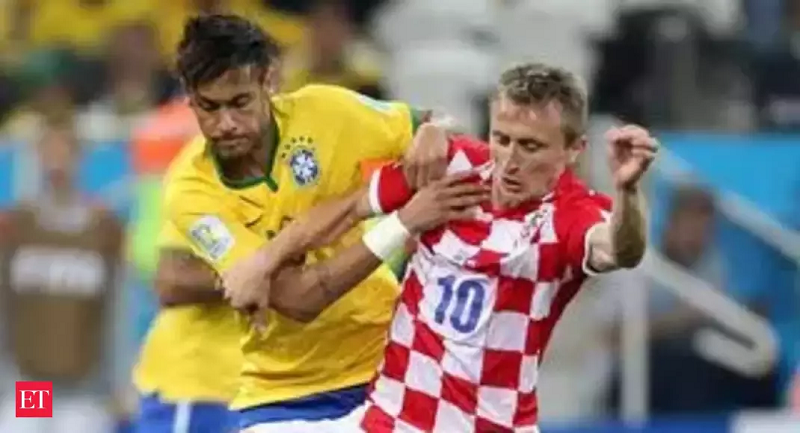 Đội á quân World Cup 2018 thậm chí để đội bóng xứ mặt trời mọc vượt lên dẫn trước, sau đó rất vất vả mới có bàn gỡ hòa. Trận đấu chỉ được phân định trên chấm 11 mét.