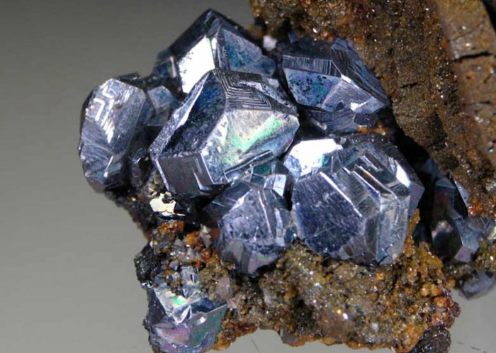 Vì thế, nếu hít phải lớp bụi Galena, hoặc chỉ đơn giản là chạm vào nó thôi, bạn có thể bị nhiễm độc chì nhanh chóng.