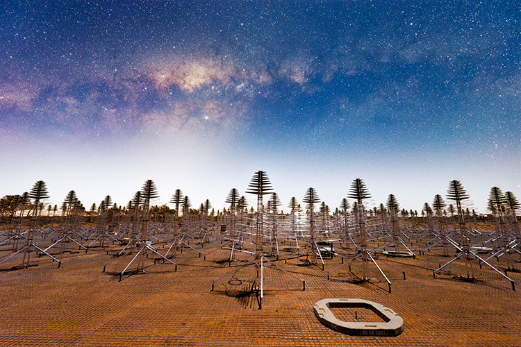 Đài thiên văn vô tuyến lớn nhất thế giới hiện tại là ALMA đặt tại sa mạc Antacama của Chile.