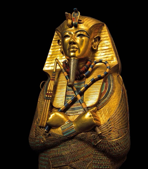 Tutankhamun, hay còn được gọi là vua Tut, là một trong những vị pharaoh vĩ đại và nổi tiếng nhất từng trị vì Ai Cập cổ đại. Tutankhamun lên nắm quyền vào năm 8-9 tuổi sau khi cha ông, Ahkenaten, qua đời vào khoảng năm 1334 trước Công nguyên.