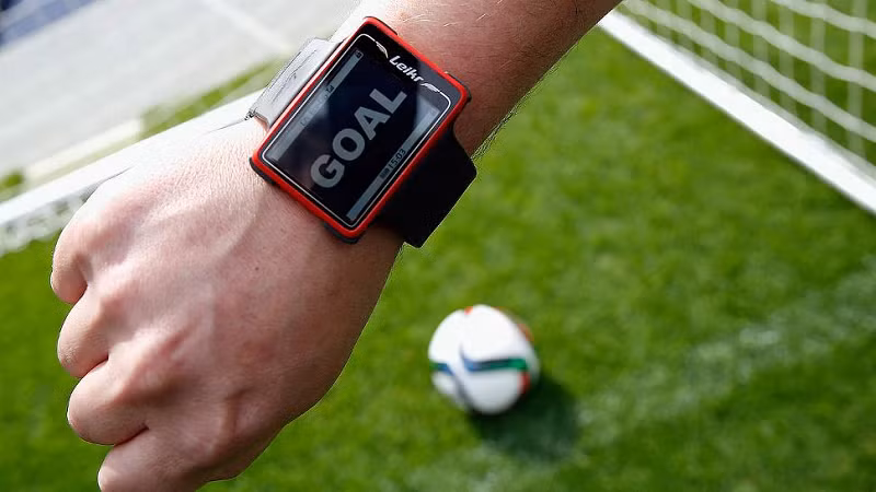Khi hệ thống này được áp dụng vào bóng đá, nó được gọi dưới cái tên: GDS (Goal Decision System, hệ thống xác định bàn thắng). Công nghệ này mang tính cách mạng với bóng đá.
