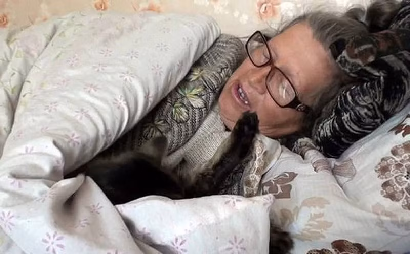  Ngôi làng Kalachi nằm ở miền núi phía Bắc Kazakhstan, cách thủ đô Astana 445 km, có số dân khoảng 810 người. Năm 2013, khoảng 1/5 dân số trong làng mắc phải hội chứng kỳ lạ là ngủ không kiểm soát.