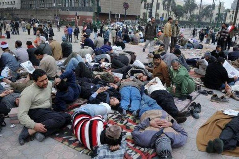 Sau khi thức dậy, nhiều người bị mất trí nhớ tạm thời, biểu hiện là không thể nhớ được trước đó những chuyện gì đã xảy ra. Việc cơn buồn ngủ xuất hiện đột ngột và khiến nhiều người mê man gây không ít khó khăn cho người dân nơi đây trong đời sống sinh hoạt.