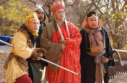 "Tây du ký" của Ngô Thừa Ân là tác phẩm gắn liền với tuổi thơ của nhiều thế kỷ. Trong tác phẩm này, Tôn Ngộ Không là nhân vật được nhiều người yêu thích, ngưỡng mộ khi sở hữu bản lĩnh cao cường, tinh thông 72 phép biến hóa và sở hữu gậy Như Ý.