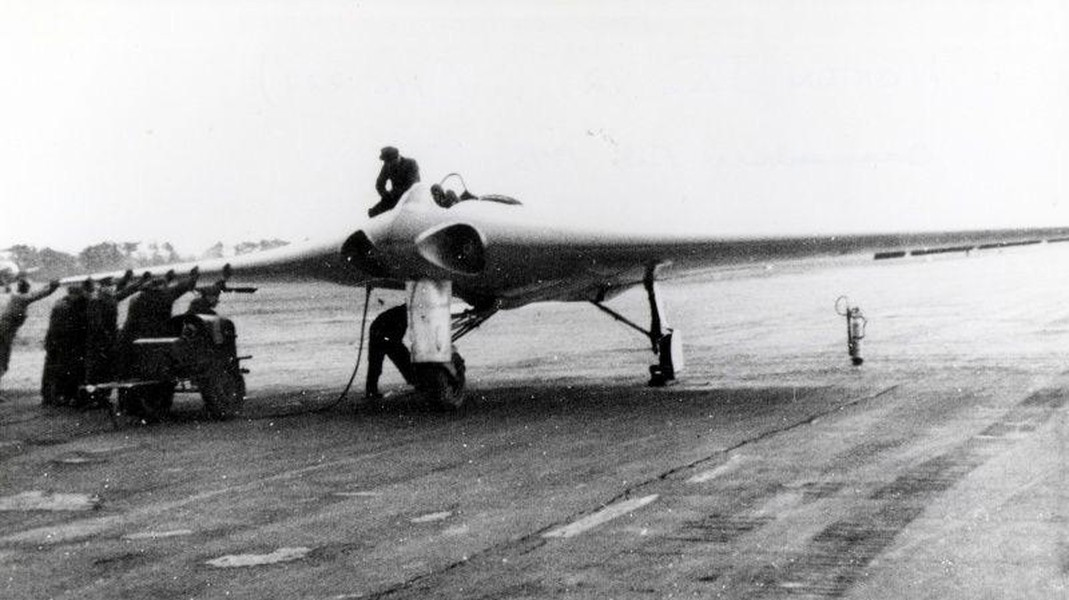 Anh em nhà Horten cho rằng, việc kết hợp với bề mặt góc cạnh, lớp phủ đặc biệt này sẽ giúp chiếc oanh tạc cơ tối tân của Đức quốc xã gần như vô hình trước radar.