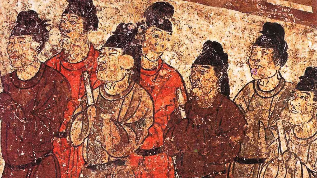 Thêm nữa, quan ấn tìm thấy trong mộ vị Huyện lệnh Tân An cho thấy tình hình chính trị rối ren thời bấy giờ. Theo quy định của triều đình, quan lại không được phép mang quan ấn về nhà và càng không được tùy táng cùng trong mộ khi qua đời.