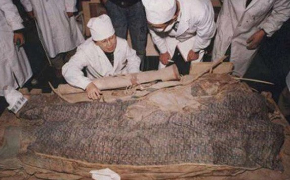 Minh Thần Tông (1563 - 1620) hay còn gọi Vạn Lịch Đế là hoàng đế thứ 14 của nhà Minh. Ông lên ngôi báu khi 10 tuổi và cai trị đất nước trong 48 năm. Theo đó, hoàng đế nhà Minh này trở thành một trong những vị vua có thời gian tại vị lâu nhất trong lịch sử phong kiến Trung Quốc.