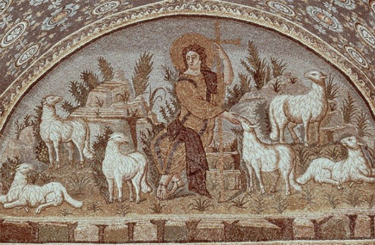 Vào thế kỷ thứ 5, bức khảm “The Good Shepherd” được các chuyên gia tìm thấy trong lăng mộ Galla Placidia có khắc họa hình ảnh Chúa Jesus mang đặc điểm khá giống người La Mã cổ đại. Lần này, Ngài không để râu nhưng có vầng hào quang ở sau lưng.