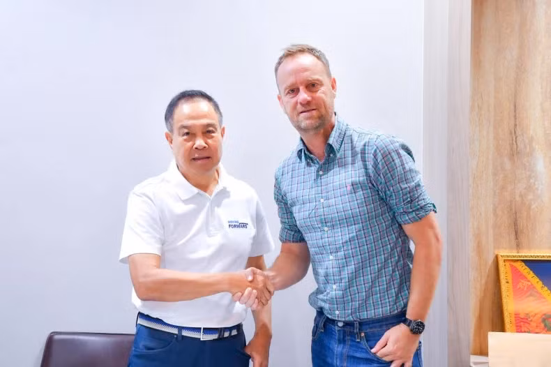 Madam Pang chinh thuc ngoi ghe chu tich FAT voi hang loat ky luc