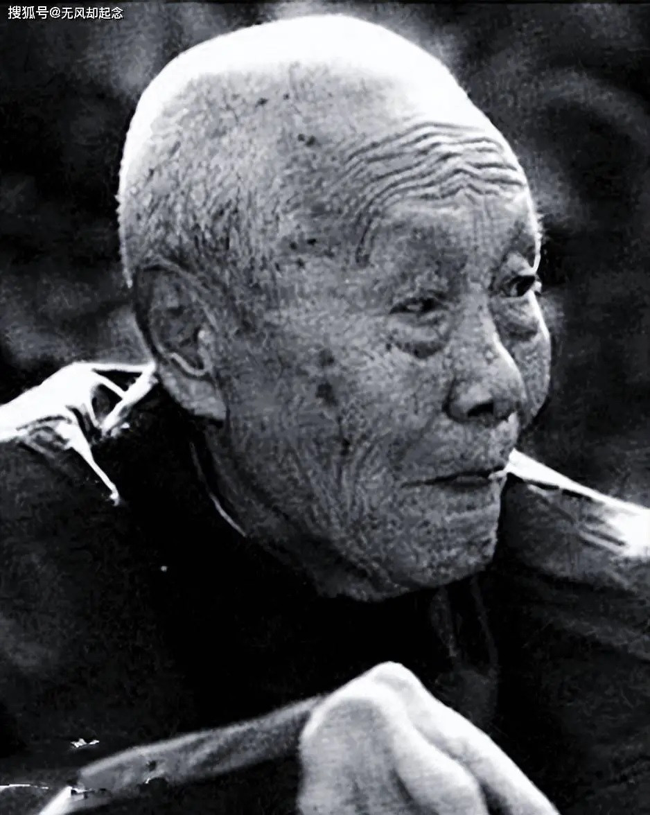 Tôn Diệu Đình đã chịu không ít khổ sở khi phải hầu hạ các chủ tử trong cung với hy vọng sẽ có tương lai tốt hơn.