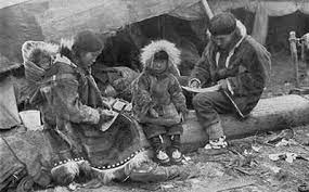 Một sự kiện bí ẩn khác xảy ra ở khu vực hồ Anjikuni, tỉnh Nunavut, Canada. Bộ tộc người Inuit đã lập nên một làng chài nhỏ ở ven hồ Anjikuni từ xa xưa và sinh sống ở đó suốt nhiều năm.