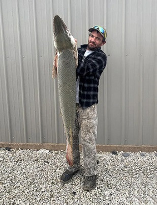 "Khi con cá trồi lên khỏi mặt nước, tôi bị choáng ngợp từ cái nhìn đầu tiên. Đây là chuyến đi câu chỉ có một lần trong đời", cần thủ Smith cho biết.