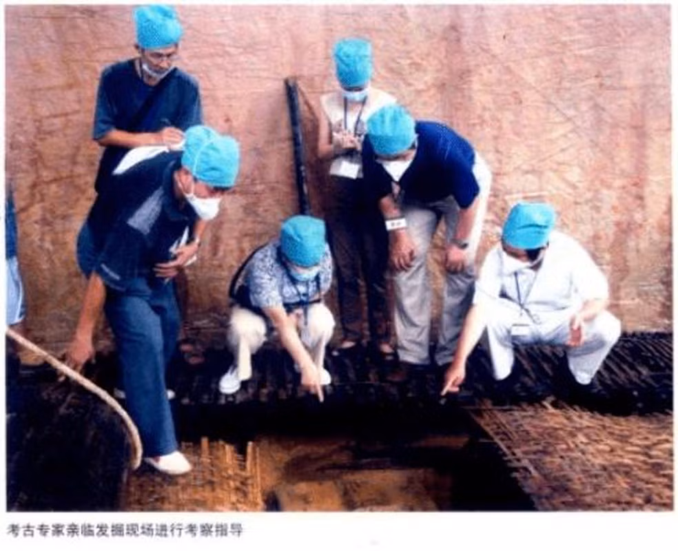 Là vua một nước nên sau khi Chương Vũ trút hơi thở cuối cùng, triều đình đã tổ chức lễ tang long trọng. Trong đó, tập tục tuẫn táng được thực hiện để nhà vua quá cố có cuộc sống sung túc, xa hoa, có người hầu hạ ở thế giới bên kia giống như lúc còn sống.