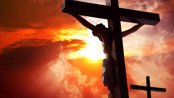 Theo đó, người ta phát hiện 3 cây thánh giá bên dưới nhà thờ nhưng không rõ đâu mới chính là cây thánh giá mà Chúa Jesus bị đóng đinh.