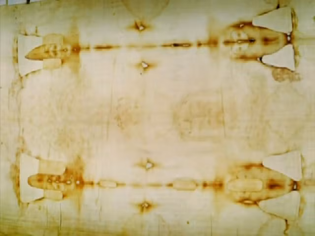 Vào năm 2017, Giáo sư Giulio Fanti ở Đại học Padua và các cộng sự công bố nghiên cứu cho thấy tấm vải liệm thành Turin có vết máu nạn nhân bị tra tấn. Phát hiện này giúp củng cố giả thuyết tấm vải dùng để liệm xác Chúa Jesus.