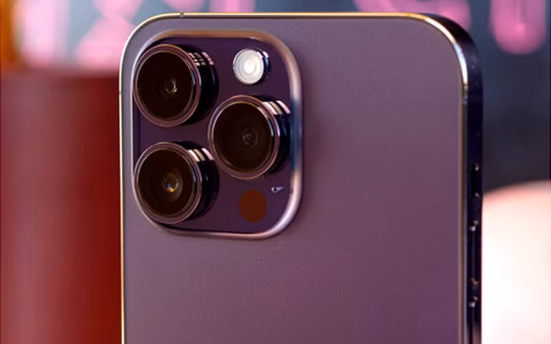 Apple cho biết, Neural Engine của A17 Pro nhanh gấp 2 lần Neural Engine của A16, có khả năng xử lý tới 35 nghìn tỷ phép tính/giây. Neural Engine mạnh mẽ hơn trên dòng iPhone 16 sẽ cải thiện hiệu suất cho các tính năng của iOS 18.