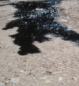 Để xử lý La Mancha Negra, giới chức trách đã triển khai nhiều phương pháp như đổ đá vôi nghiền nhỏ lên đường, cạo hợp chất dấp dính khỏi mặt đường... nhưng không mấy hiệu quả. Về sau, họ quyết định tu sửa mặt đường nhằm giảm thiểu số vụ tai nạn giao thông do chất nhầy bí ẩn này gây ra.