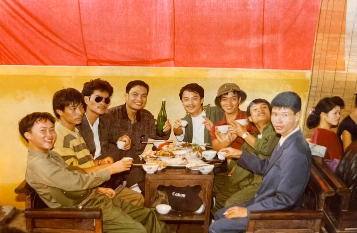 Chia sẻ với báo chí mới đây, ông nói, nhiều bạn trẻ ngày nay vẫn rất muốn nổi tiếng trong chuyện giang hồ, thậm chí trên trang cá nhân, có một số bạn trẻ bày tỏ rằng: "cho cháu đi theo chú được không?". Hải Bánh thực tâm trả lời: "Hãy nhìn gương của chú và những gì chú phải trả giá. Các cháu thấy chú bây giờ được nhiều người quý, nhưng cháu phải hiểu rằng chú được quý không phải bằng những việc sai trái của chú mà bằng nghị lực khi chú trở về, chú phạm sai lầm và chú đã biết sữa lỗi làm của mình. Vậy nên đừng học theo chú, hãy học những điều hay, điều tốt ngoài xã hội." (Ảnh thời trai trẻ của trùm giang hồ một thời Hải "Bánh")