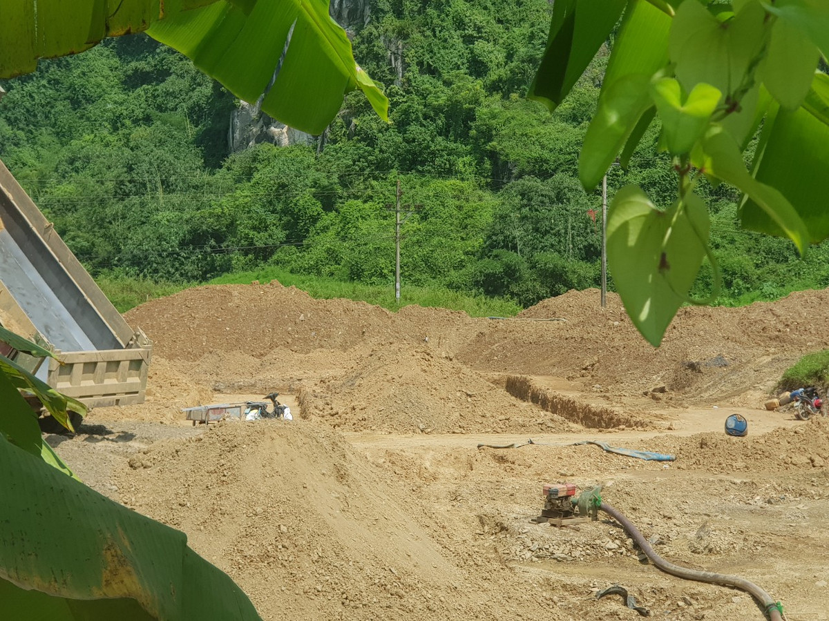 Hoa Binh: Xay dung cong trinh nong thon moi bang dat “lau”?-Hinh-4