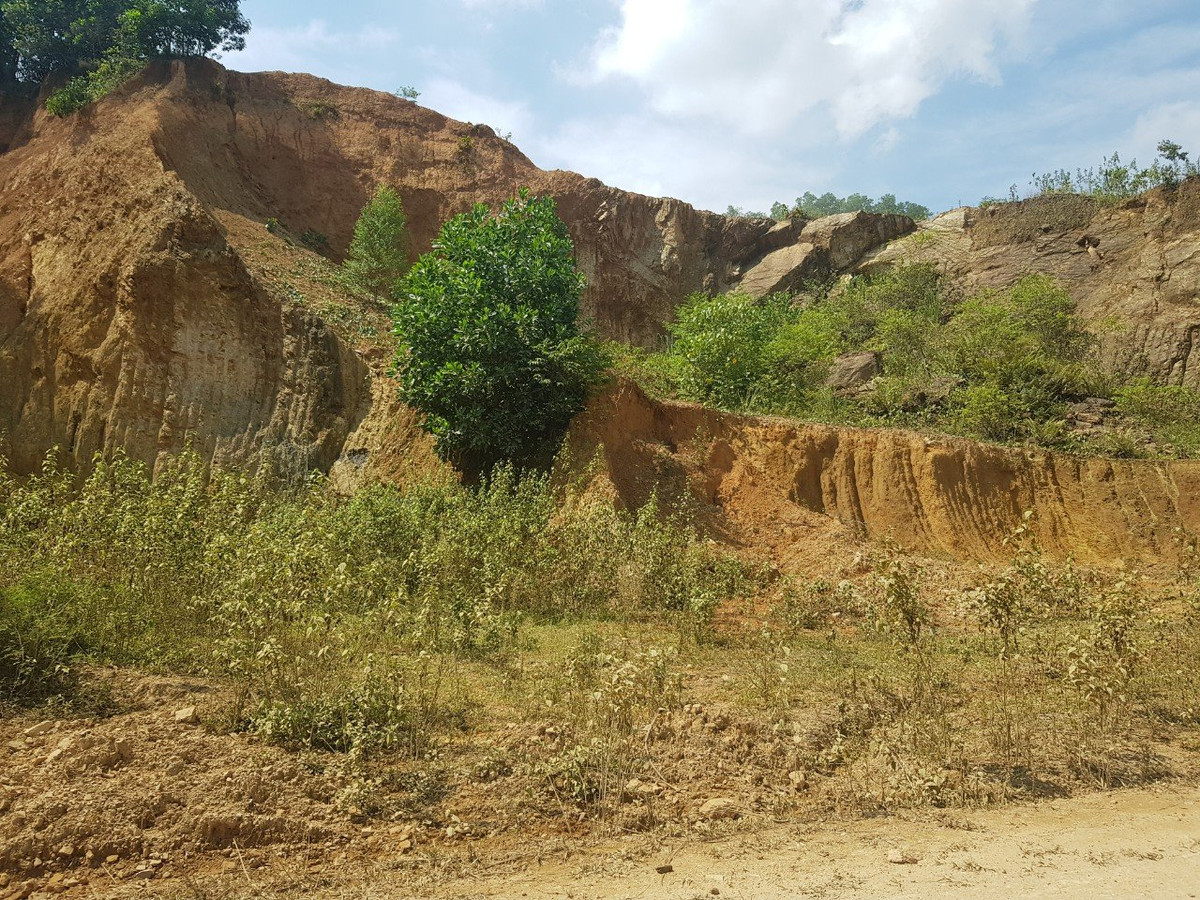 Hoa Binh: Xay dung cong trinh nong thon moi bang dat “lau”?-Hinh-3