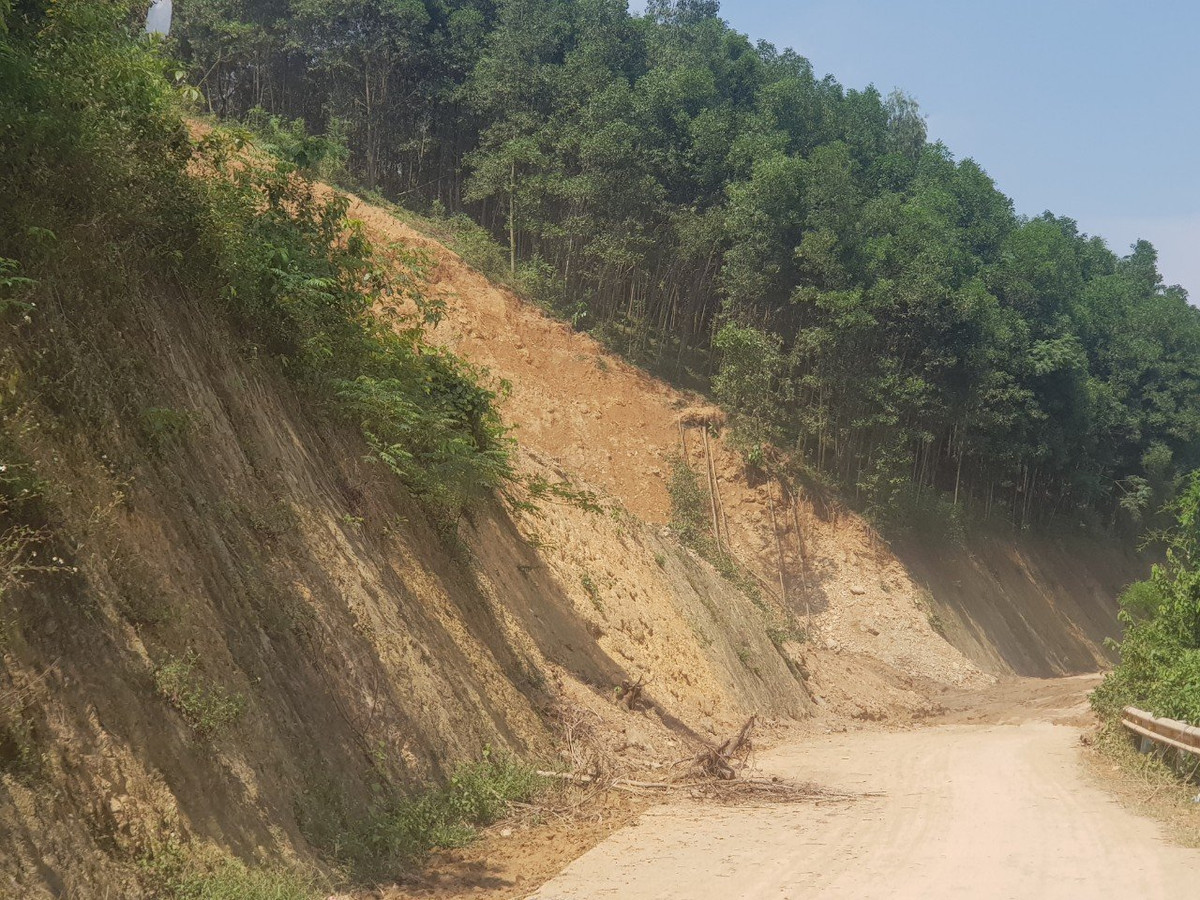 Hoa Binh: Xay dung cong trinh nong thon moi bang dat “lau”?