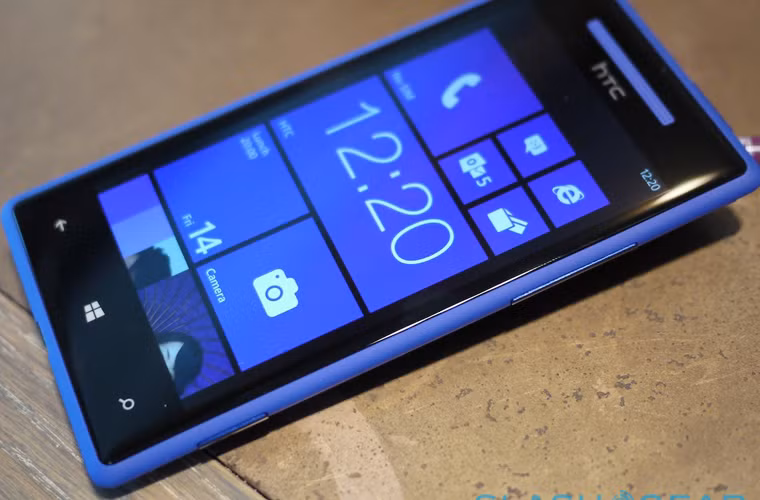 HTC 8X có tên gọi là đầy đủ là HTC Windows Phone 8x - một trong những mẫu điện thoại thông minh đầu tiên trên thế giới được trang bị hệ điều hành Windows 8.