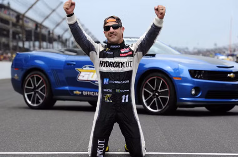 Giải đua Indianapolis 500 vừa kỷ niệm 100 năm thành lập vào năm 2011, cũng lâu đời như giải Monaco Grand Prix. Được xem là giải đua ngoạn mục nhất, Indy 500 được biết đến như giải đua với tốc độ trung bình siêu cao, không dưới 354km/h. Truyền thống của giải đua là nghi thức trao chai sữa và hôn cục gạch của người chiến thắng. Tiếp tục giải đua này, các tay đua tham dự giải America open-wheeled.