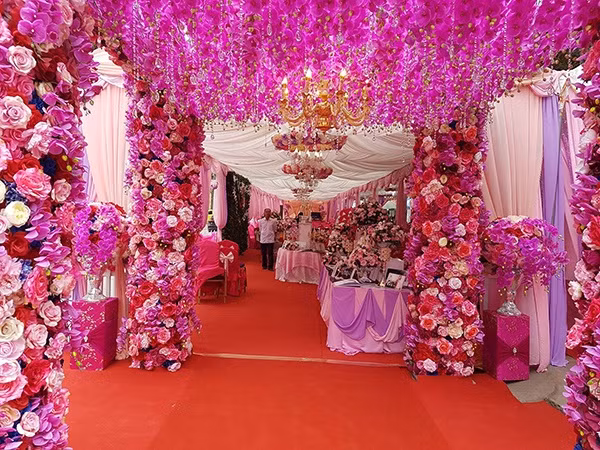 Quan niệm việc cưới xin chỉ có một lần trong đời nên Ngọc Anh chi tiền phục vụ cho đám cưới rất thoải mái.