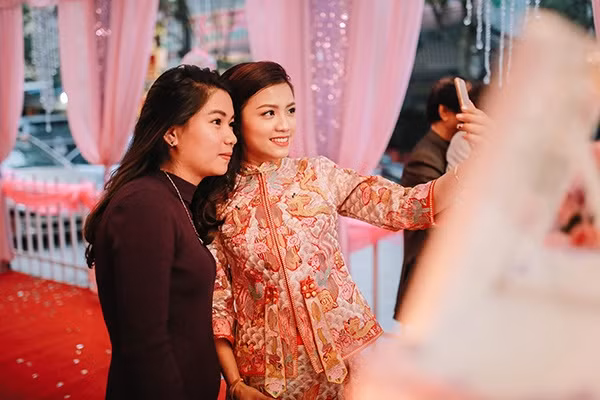 Cô dâu Ngọc Anh là một nữ doanh nhân 9X rất xinh đẹp, tài năng.