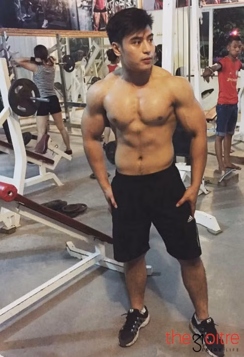 Là một chàng " hot boy cảnh sát" tài giỏi cùng một thể hình vô cùng ấn tượng, Đức đã nhận được đông đảo sự yêu thích của các nàng, sự ngưỡng mộ của các chàng trai. Chính vì thế trên trang cá nhân của chàng trai có hàng chục ngàn lượt theo dõi.