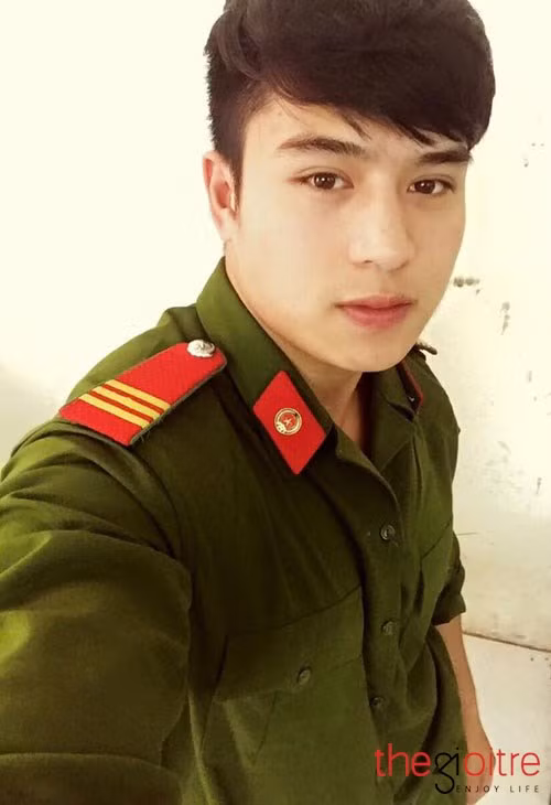 "Được mọi người quan tâm và yêu mến, mình thực sự cảm thấy rất vui và hạnh phúc. Tuy nhiên khi được mọi người quan tâm nhiều như thế cũng khiến cho mình gặp một số rắc rối, buồn cười nhất là mình nhận được khá nhiều lời mời kết bạn, cũng như tin nhắn "làm quen" hơi thái quá của các bạn trai, điều đó cũng làm cho bản thân thấy hơi khó chịu và phiền phức"- Đức chia sẻ